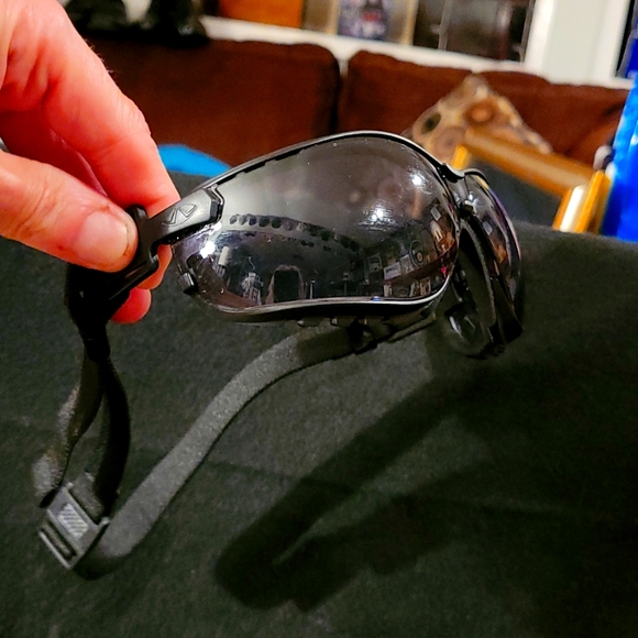 3/$40- EUC Adjustable CSA Approved Work or Play Safty Sunglasses - Picture 6 of 6